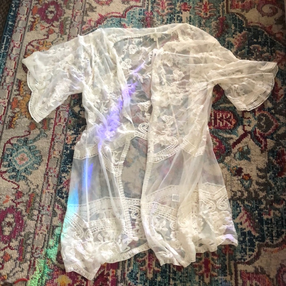 Buckle cream kimono lace never worn new with tags